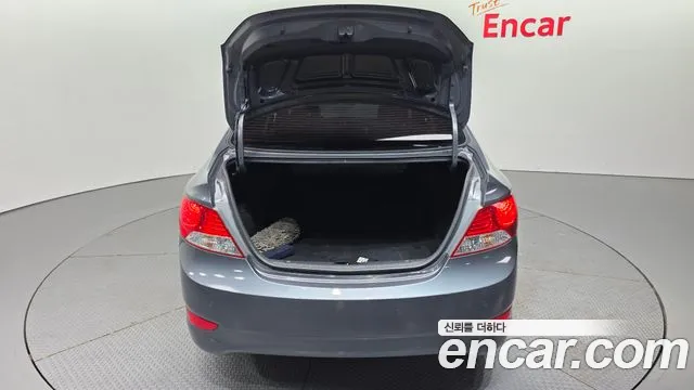 Hyundai Accent 2013 thumb 12