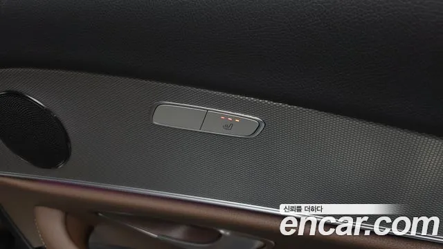 Mercedes-Benz E-Class 2017 thumb 11