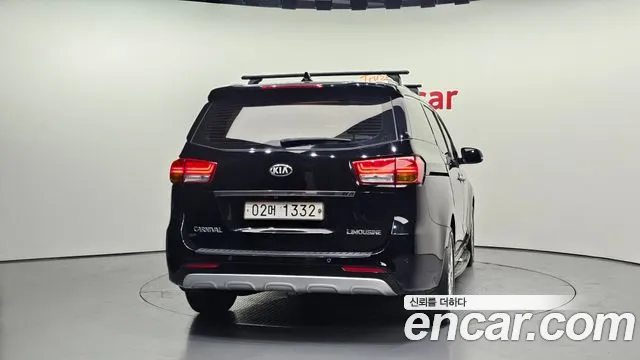 Kia Carnival 2017 thumb 11