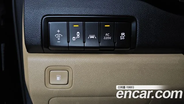 Kia Carnival 2017 thumb 8