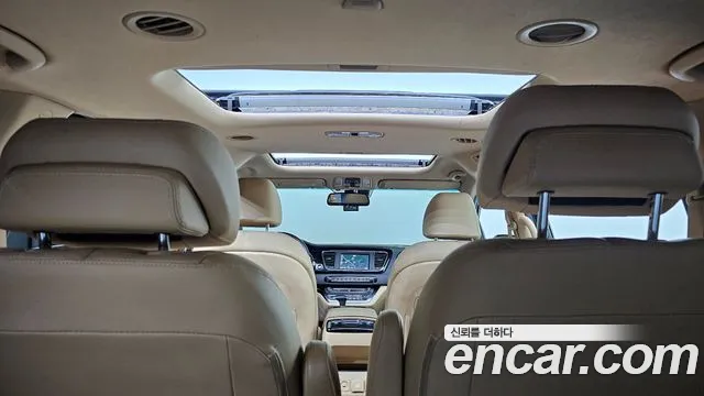 Kia Carnival 2017 thumb 6