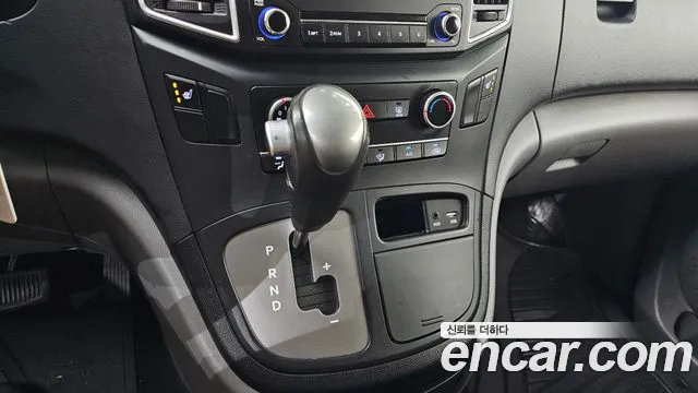 Hyundai Staria 2019 thumb 6