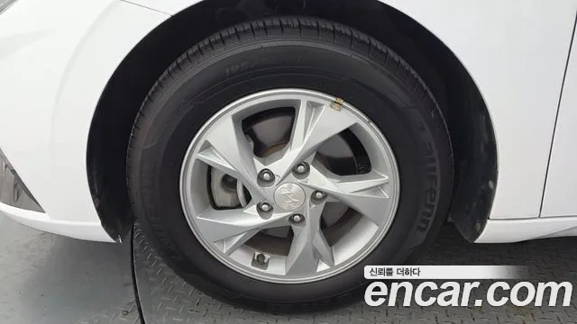 Hyundai Elantra 2022 thumb 7