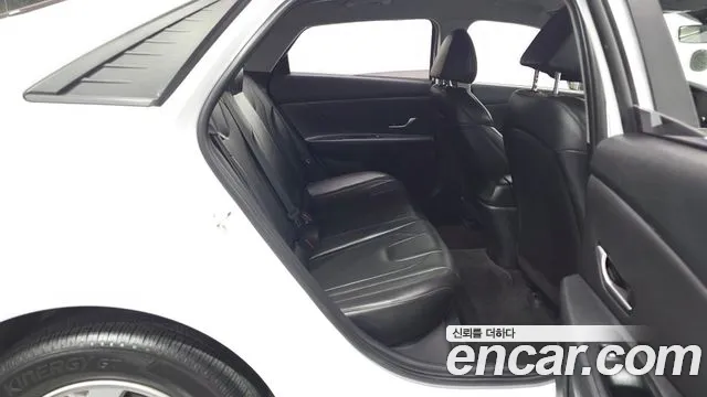 Hyundai Elantra 2022 thumb 4