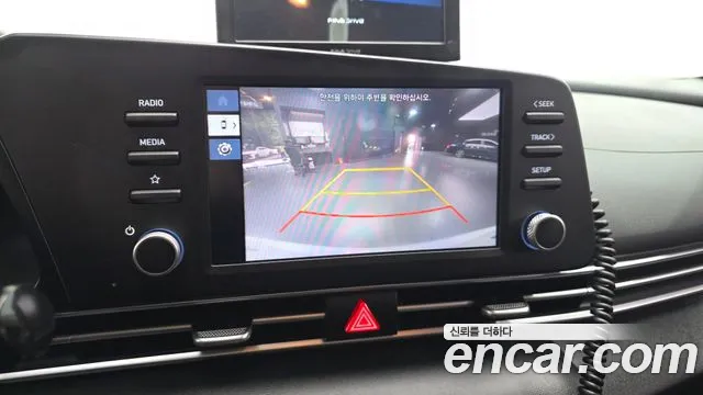 Hyundai Elantra 2022 thumb 8