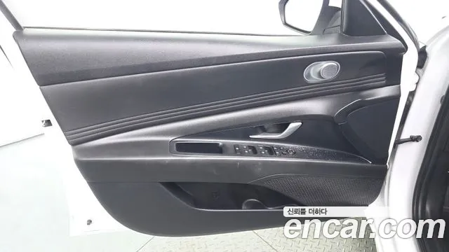 Hyundai Elantra 2022 thumb 5
