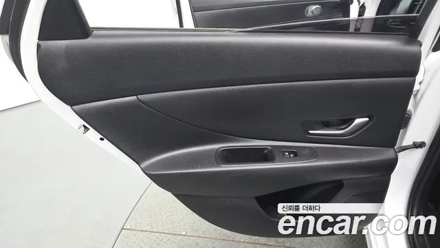 Hyundai Elantra 2022 thumb 6