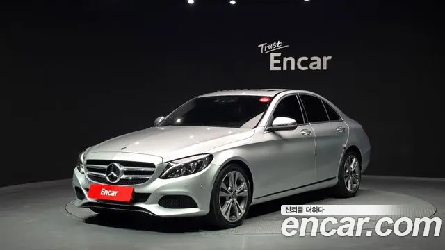 Mercedes-Benz C-Class 2018 thumb 5