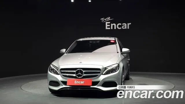 Mercedes-Benz C-Class 2018 thumb 8