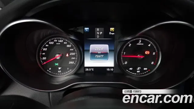 Mercedes-Benz C-Class 2018 thumb 12