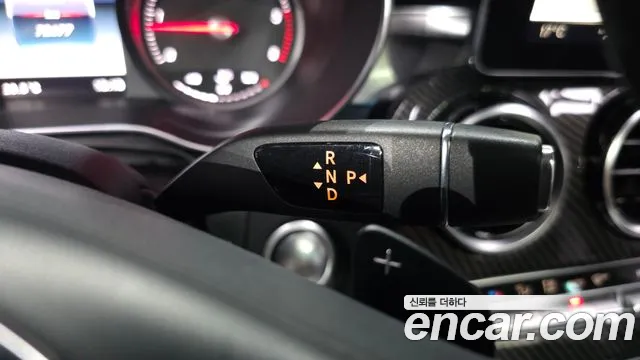 Mercedes-Benz C-Class 2018 thumb 2