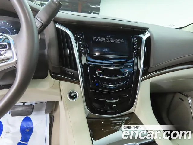 Cadillac Escalade 2017 thumb 9