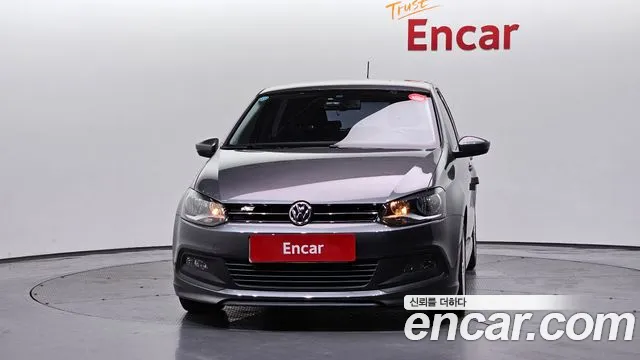 Volkswagen Polo 2013 thumb 2