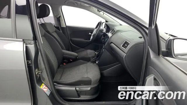 Volkswagen Polo 2013 thumb 5