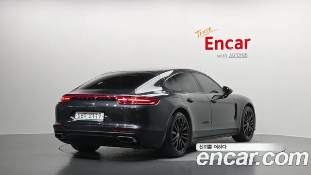 Porsche Panamera 2018 thumb 12