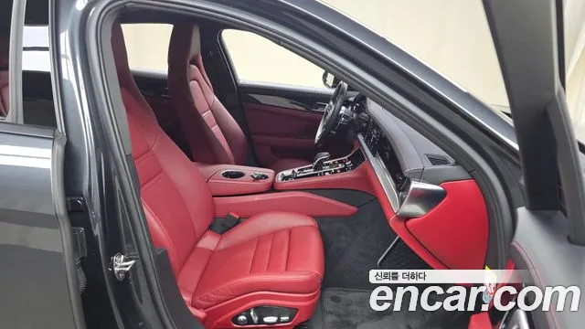 Porsche Panamera 2018 thumb 8