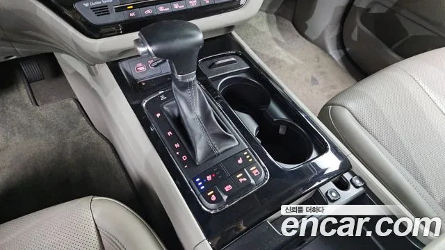 Kia Carnival 2017 thumb 8