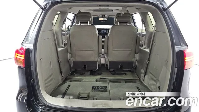 Kia Carnival 2017 thumb 5