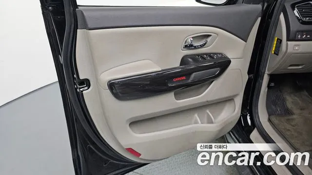 Kia Carnival 2017 thumb 12