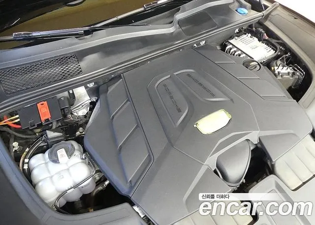 Porsche Cayenne 2022 thumb 10