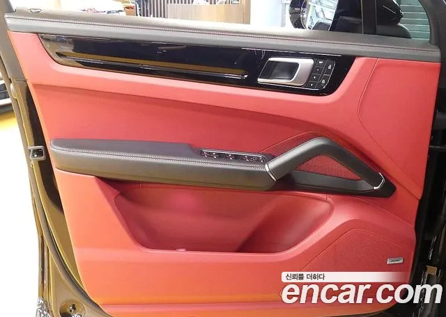 Porsche Cayenne 2022 thumb 9