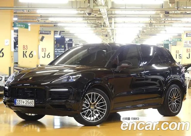 Porsche Cayenne 2022 thumb 4