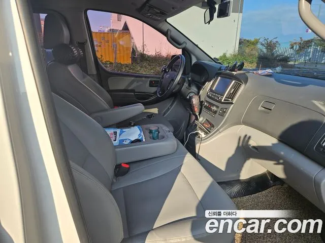 Hyundai Starex 2017 thumb 12