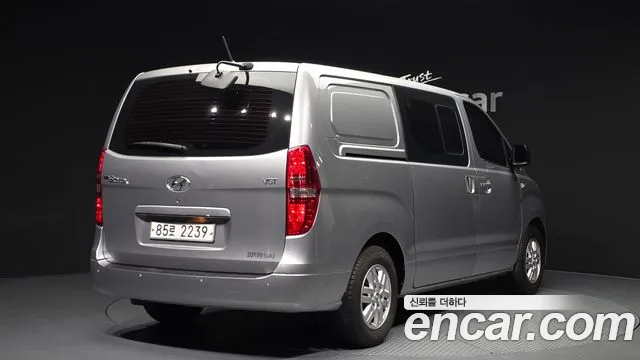 Hyundai Staria 2018 thumb 2