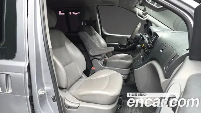 Hyundai Staria 2018 thumb 11