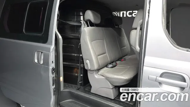 Hyundai Staria 2018 thumb 12