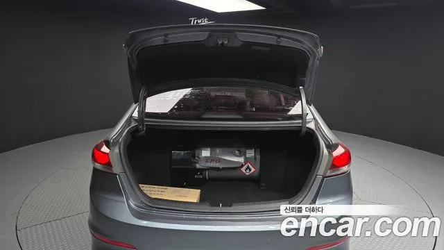 Hyundai Avante 2016 thumb 8