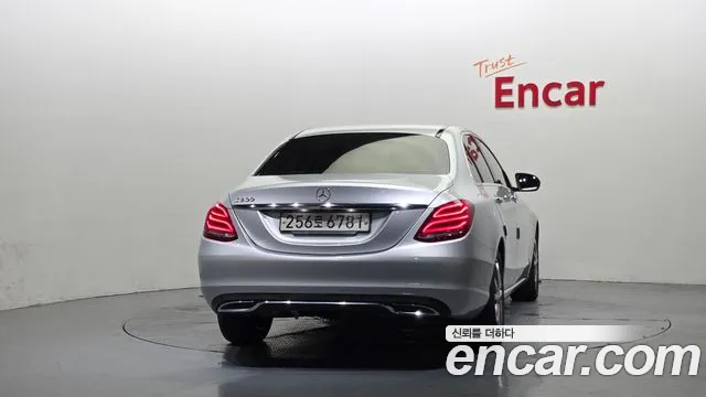 Mercedes-Benz C-Class 2015 thumb 8