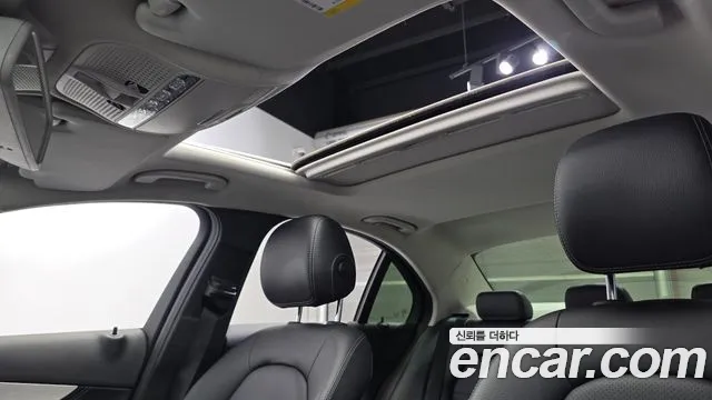 Mercedes-Benz C-Class 2015 thumb 12