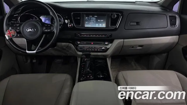 Kia Carnival 2017 thumb 5