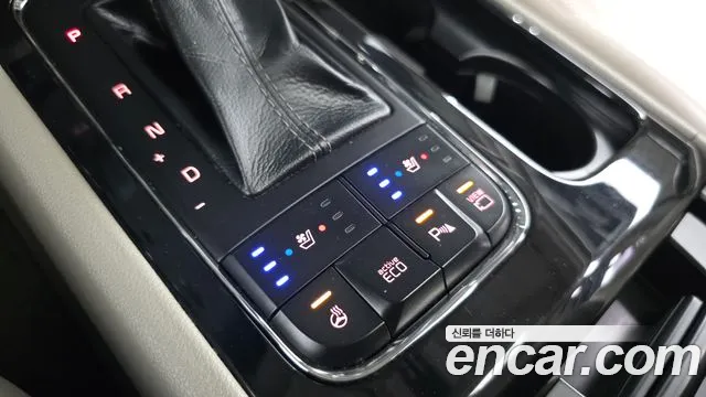 Kia Carnival 2017 thumb 7