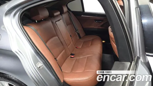 BMW 5 серии 2016 thumb 8