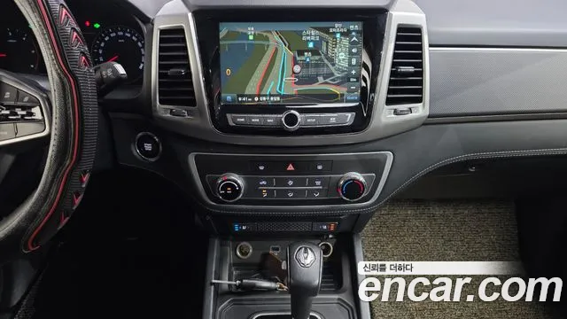 KGM Rexton 2019 thumb 8