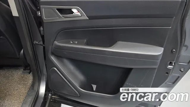 KGM Rexton 2019 thumb 10