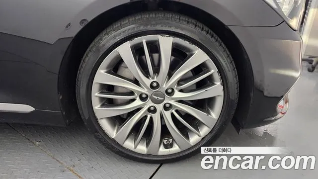 Genesis G80 2017 thumb 10