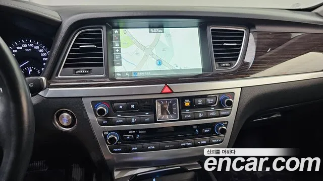 Genesis G80 2017 thumb 3
