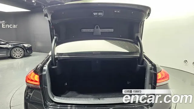 Genesis G80 2017 thumb 4