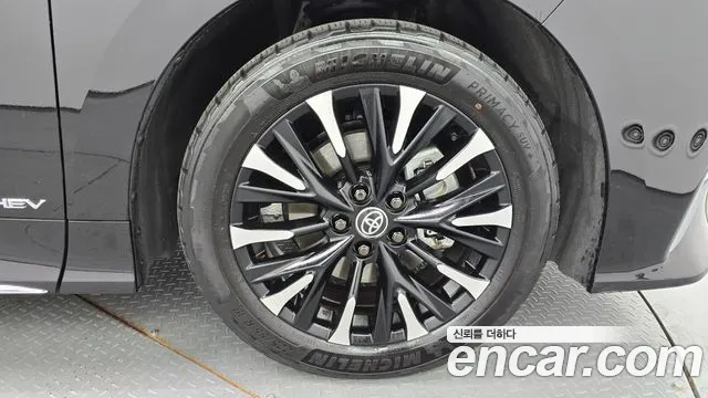 Toyota Alphard 2024 thumb 8