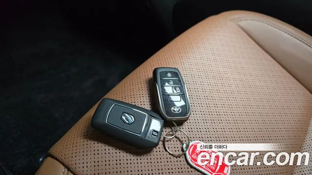 Toyota Alphard 2024 thumb 4