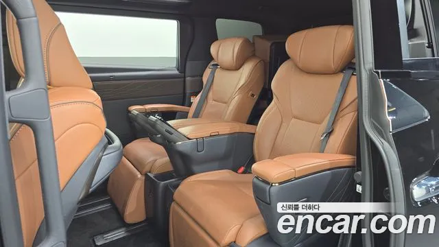 Toyota Alphard 2024 thumb 10