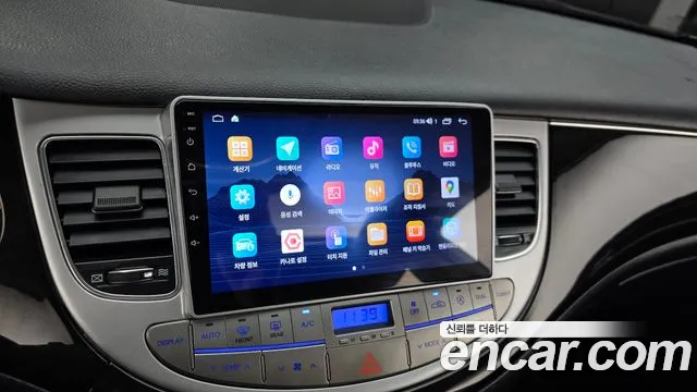 Hyundai Genesis 2013 thumb 2