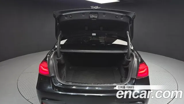 BMW 3 серии 2018 thumb 12