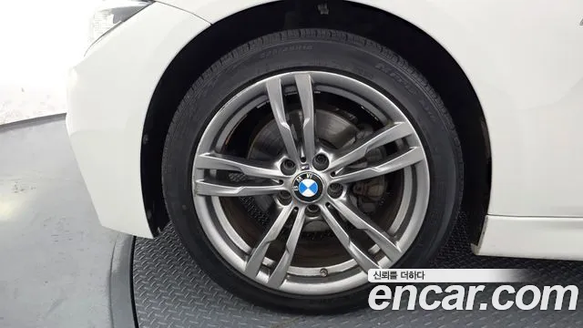 BMW 3 серии 2018 thumb 12