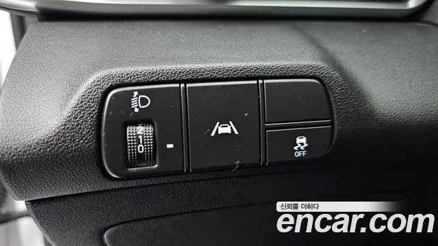 Hyundai Elantra 2023 thumb 3