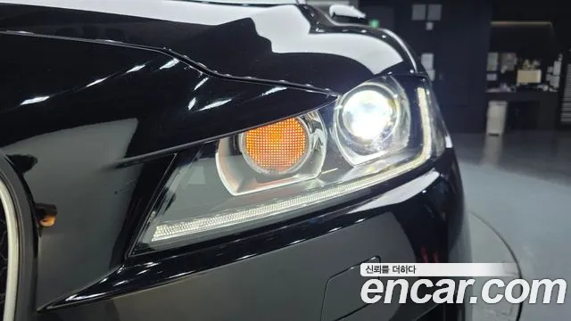 Jaguar F-Pace 2018 thumb 6