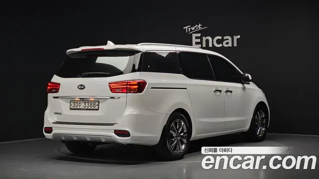 Kia Carnival 2019 thumb 12